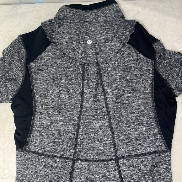 Run Your Heart Out Pullover - Size 10 Lulemon Athletica Half Zip Pullover - Picture 2 of 6